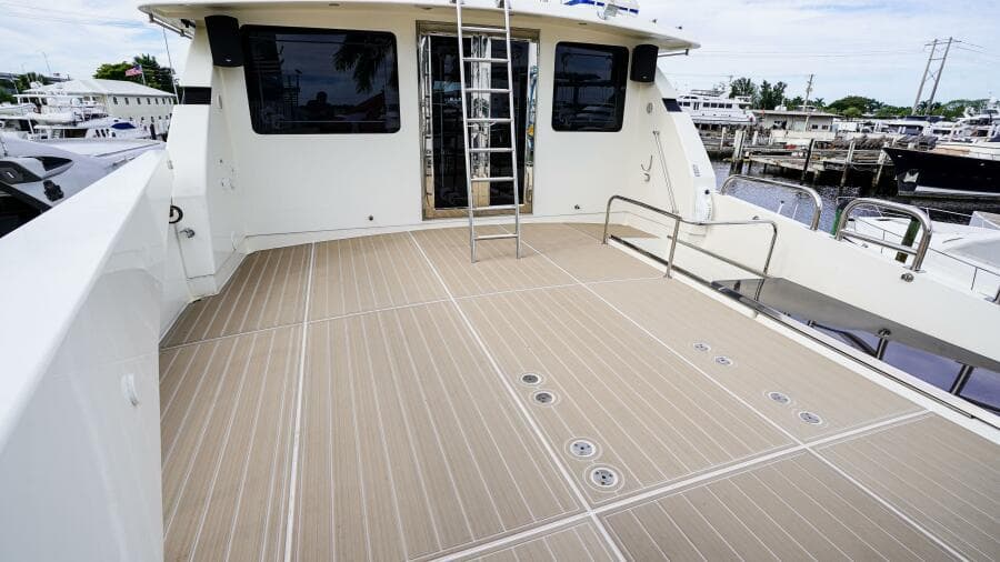 2001 Motor Yacht 82MY - Photo 52