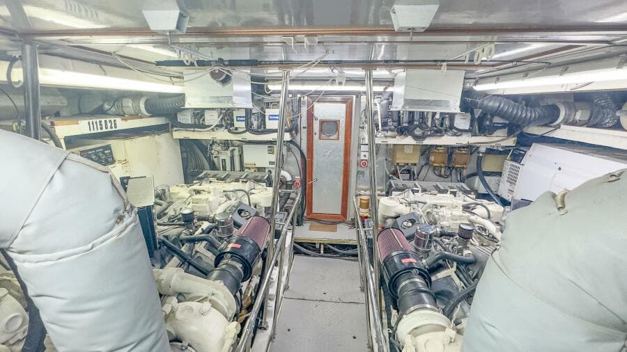 2001 Motor Yacht 82MY - Photo 46