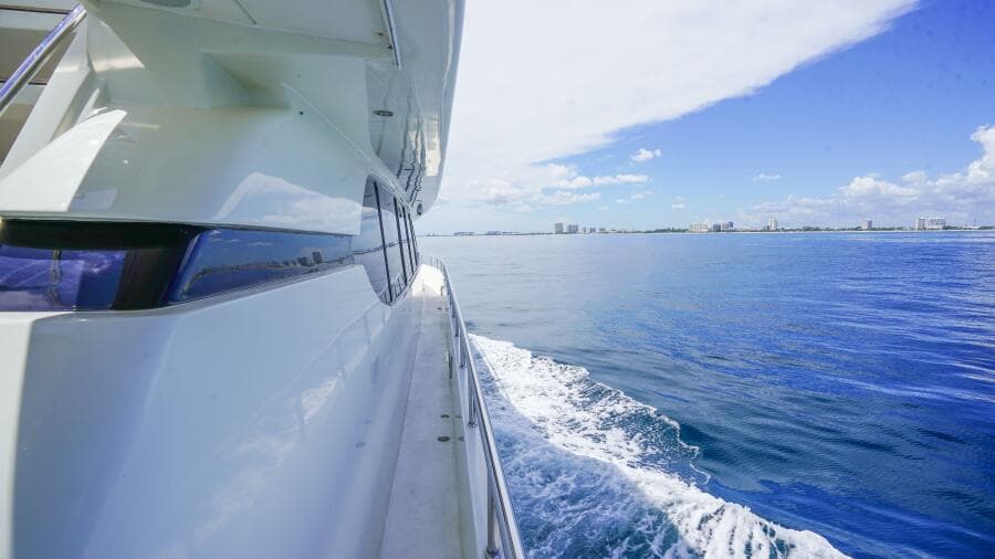 2001 Motor Yacht 82MY - Photo 11