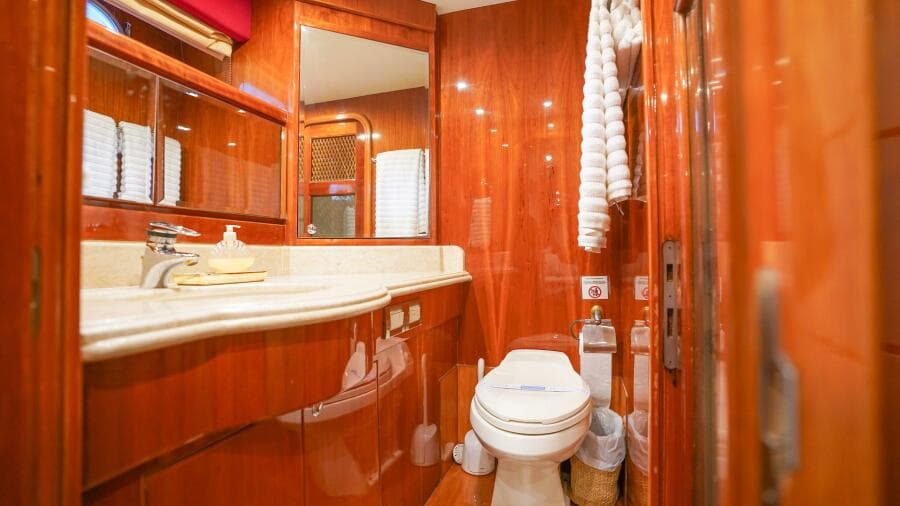 2001 Motor Yacht 82MY - Photo 36
