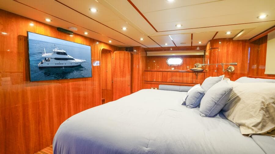 2001 Motor Yacht 82MY - Photo 29