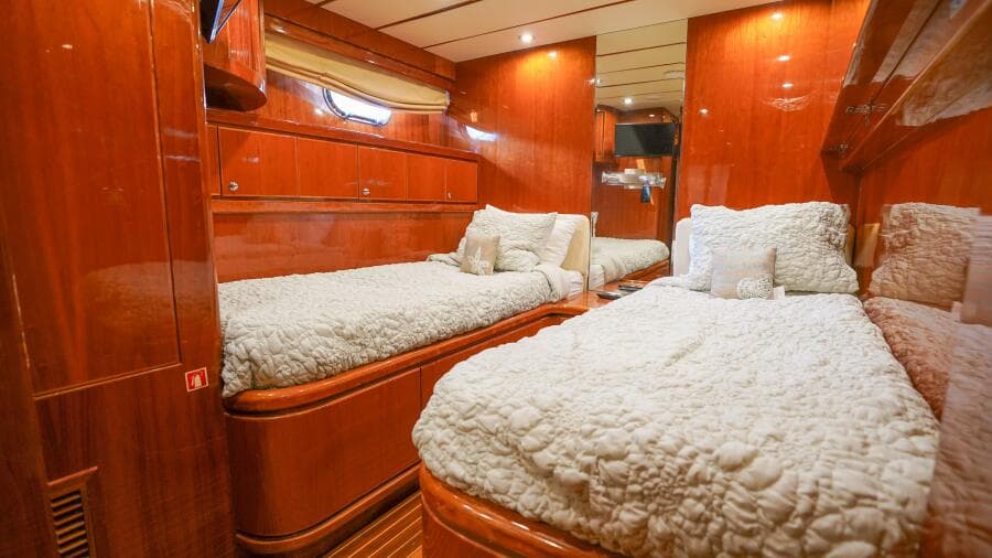 2001 Motor Yacht 82MY - Photo 39