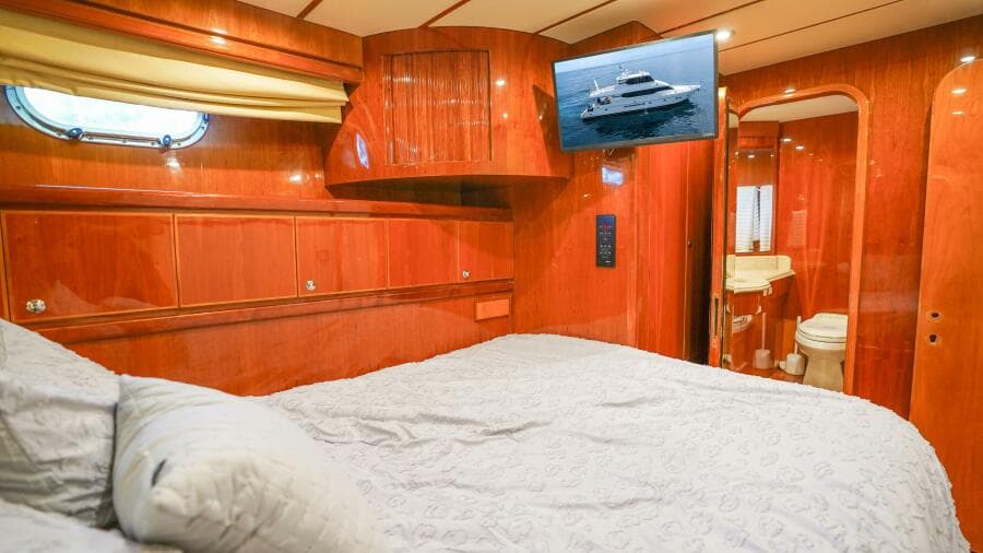 2001 Motor Yacht 82MY - Photo 38