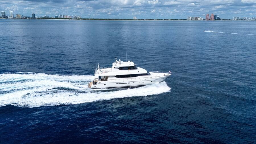 2001 Motor Yacht 82MY - Photo 2