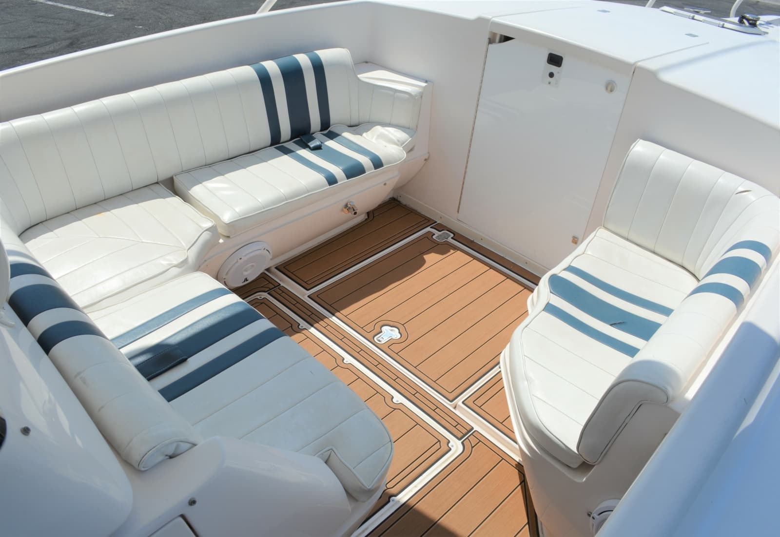 2001 Intrepid 322 Cuddy - Photo 13