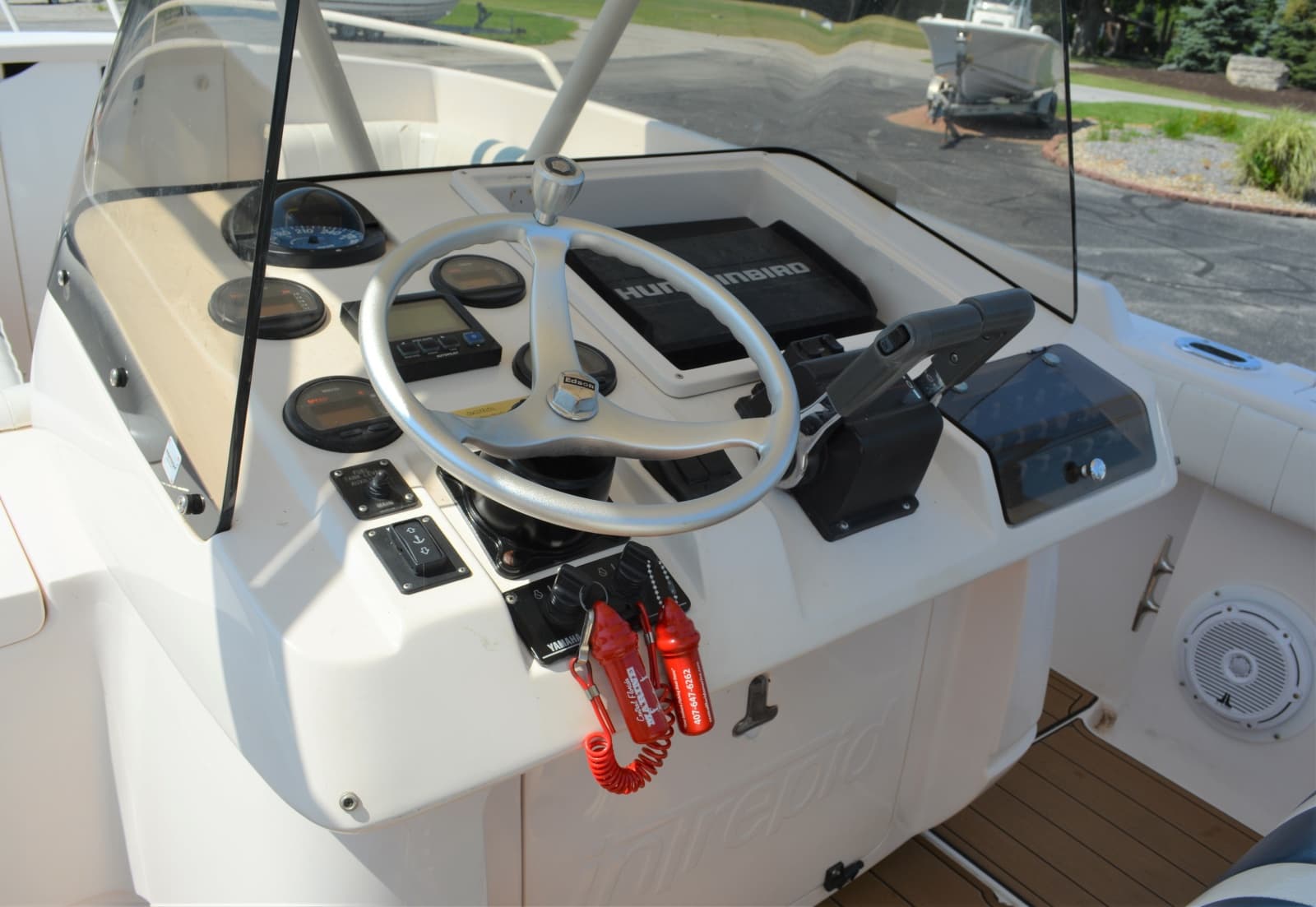 2001 Intrepid 322 Cuddy - Photo 21