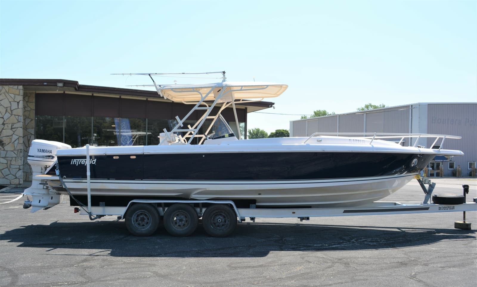 2001 Intrepid 322 Cuddy - Photo 2