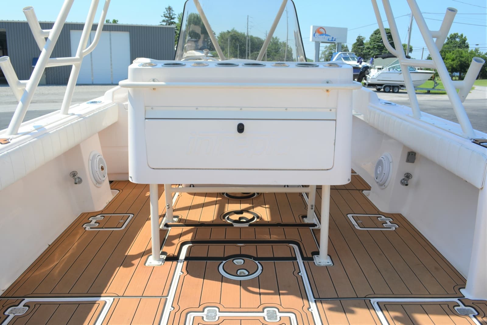 2001 Intrepid 322 Cuddy - Photo 17