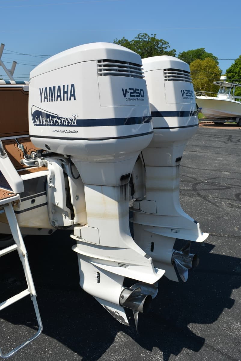 2001 Intrepid 322 Cuddy - Photo 10