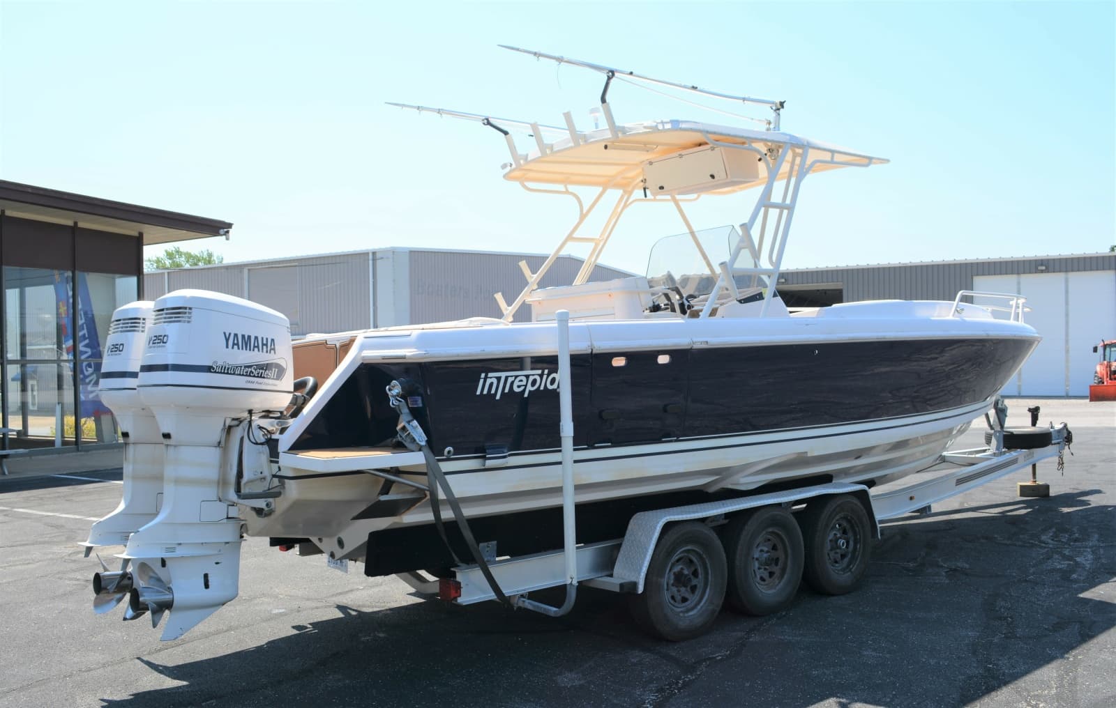 2001 Intrepid 322 Cuddy - Photo 3