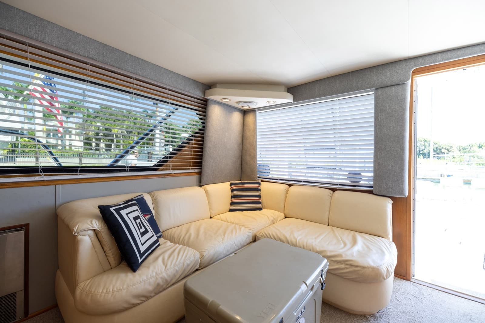 1995 Hatteras 43 Convertible - Photo 49