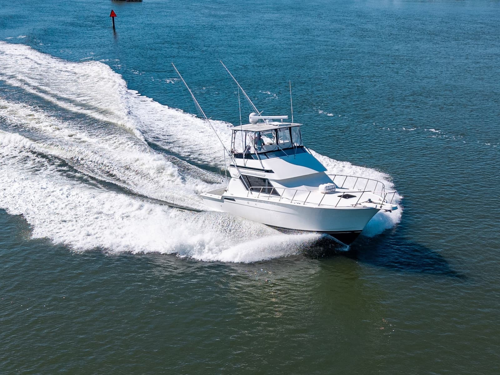 1995 Hatteras 43 Convertible - Photo 16