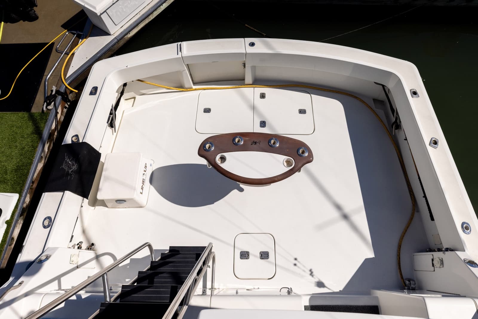 1995 Hatteras 43 Convertible - Photo 38