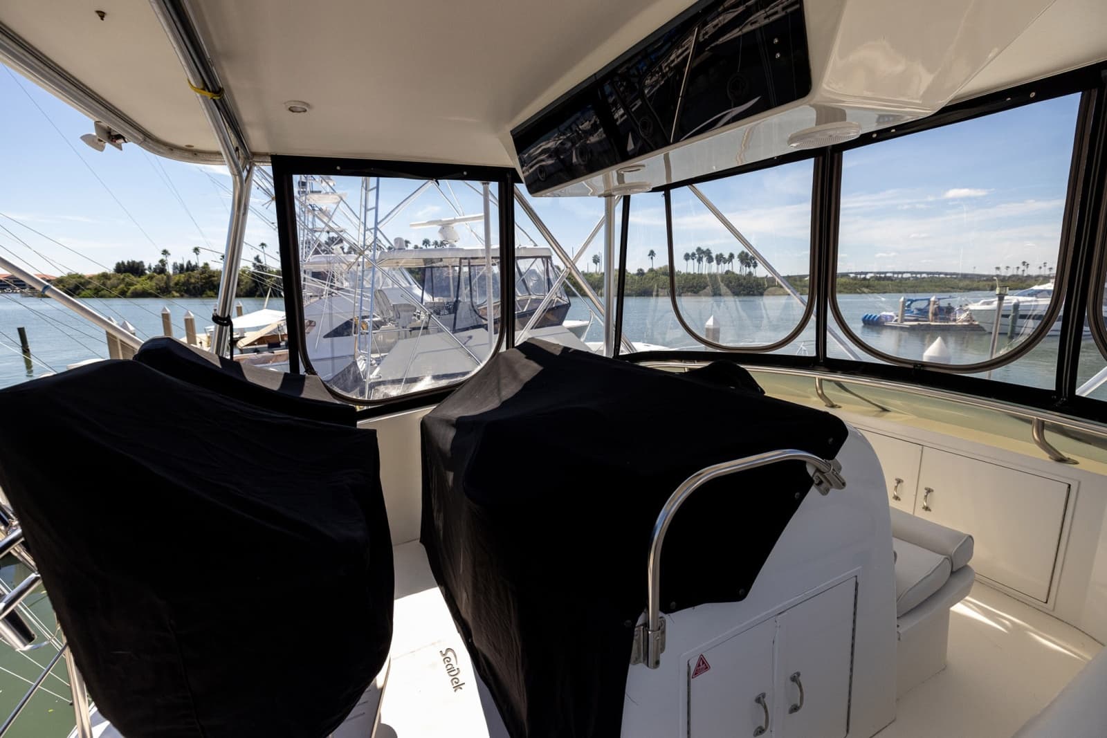 1995 Hatteras 43 Convertible - Photo 69