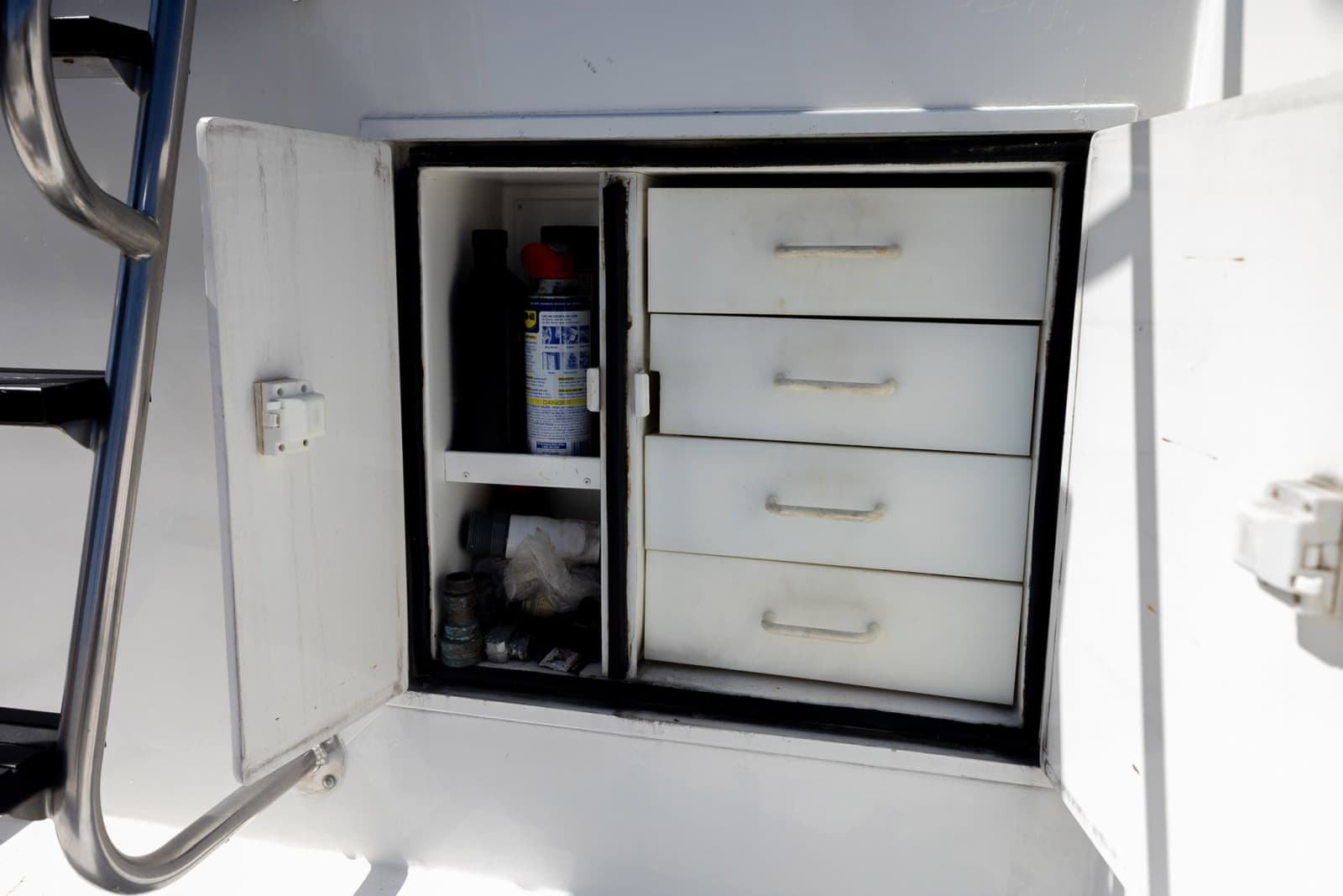 1995 Hatteras 43 Convertible - Photo 43