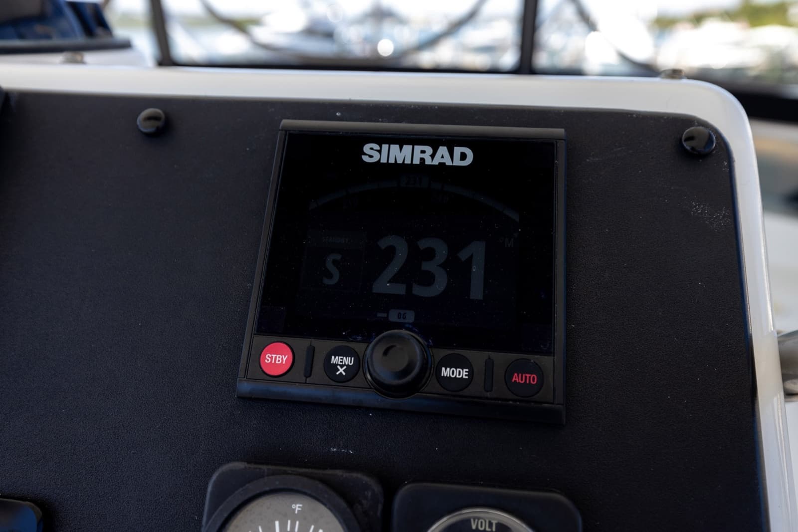 1995 Hatteras 43 Convertible - Photo 25