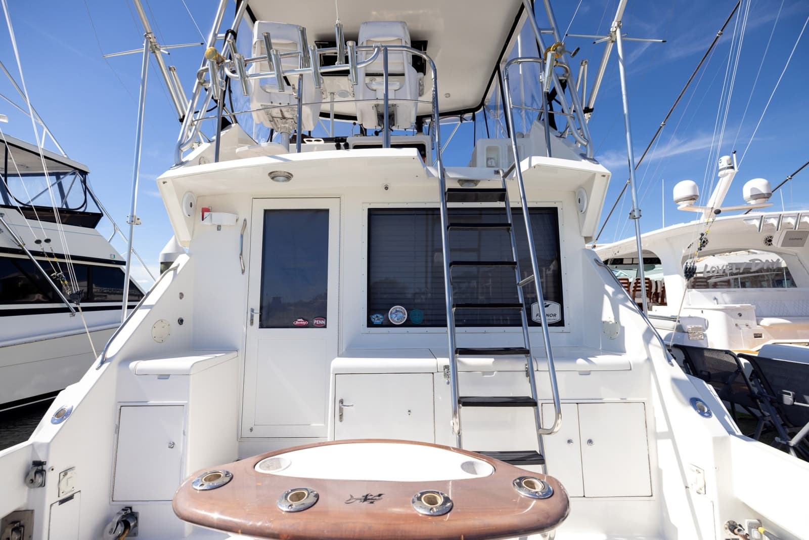 1995 Hatteras 43 Convertible - Photo 40