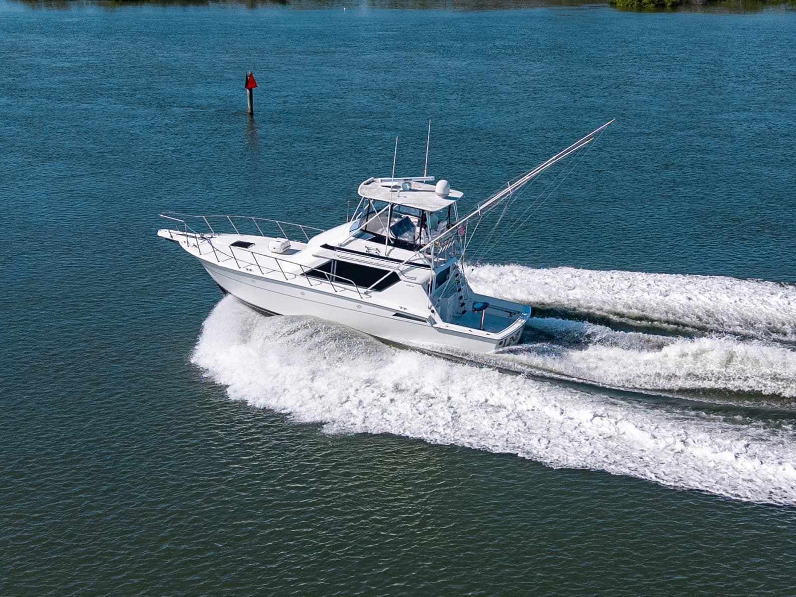 1995 Hatteras 43 Convertible - Photo 15