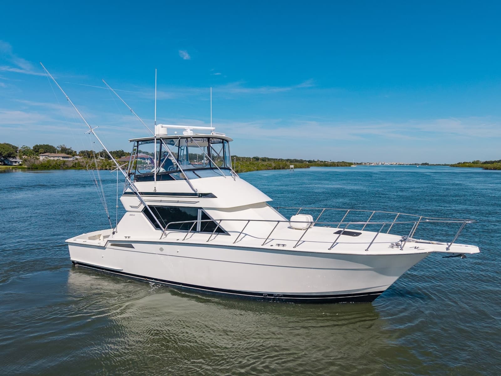1995 Hatteras 43 Convertible - Photo 2