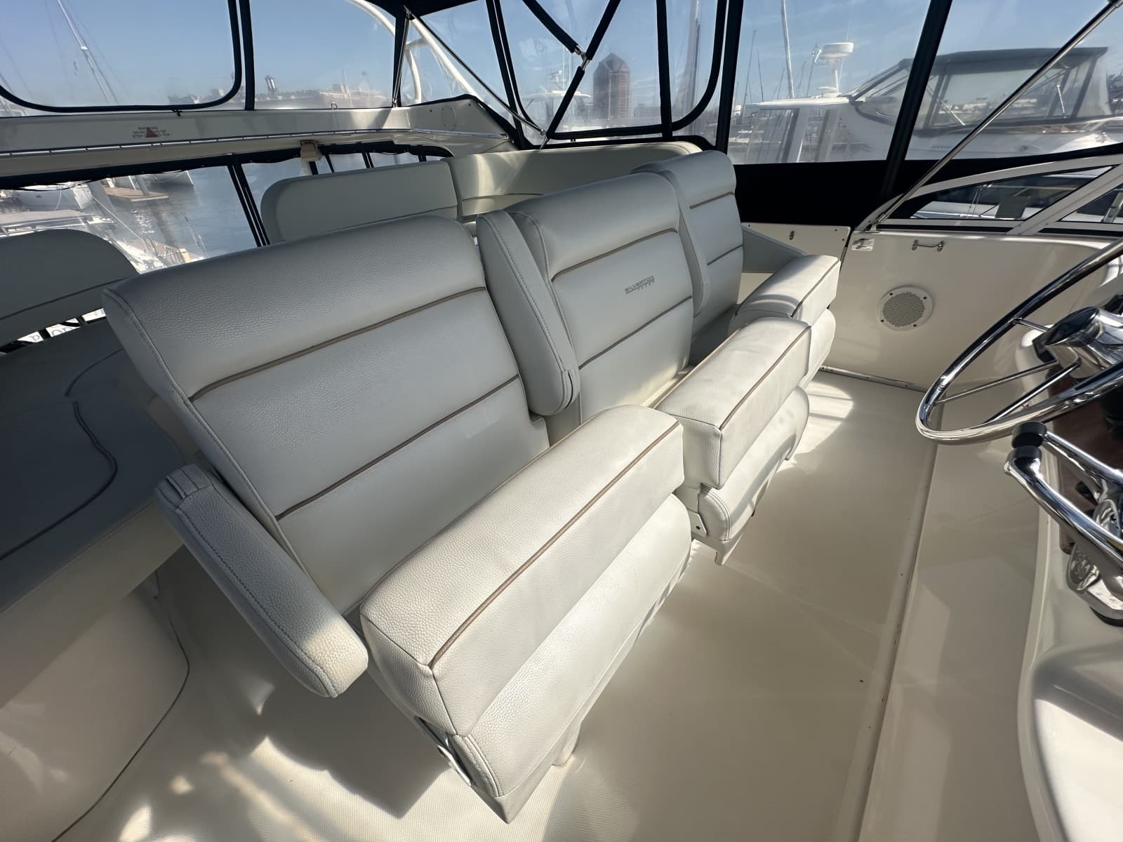 2005 Silverton 43 Motor Yacht - Photo 11
