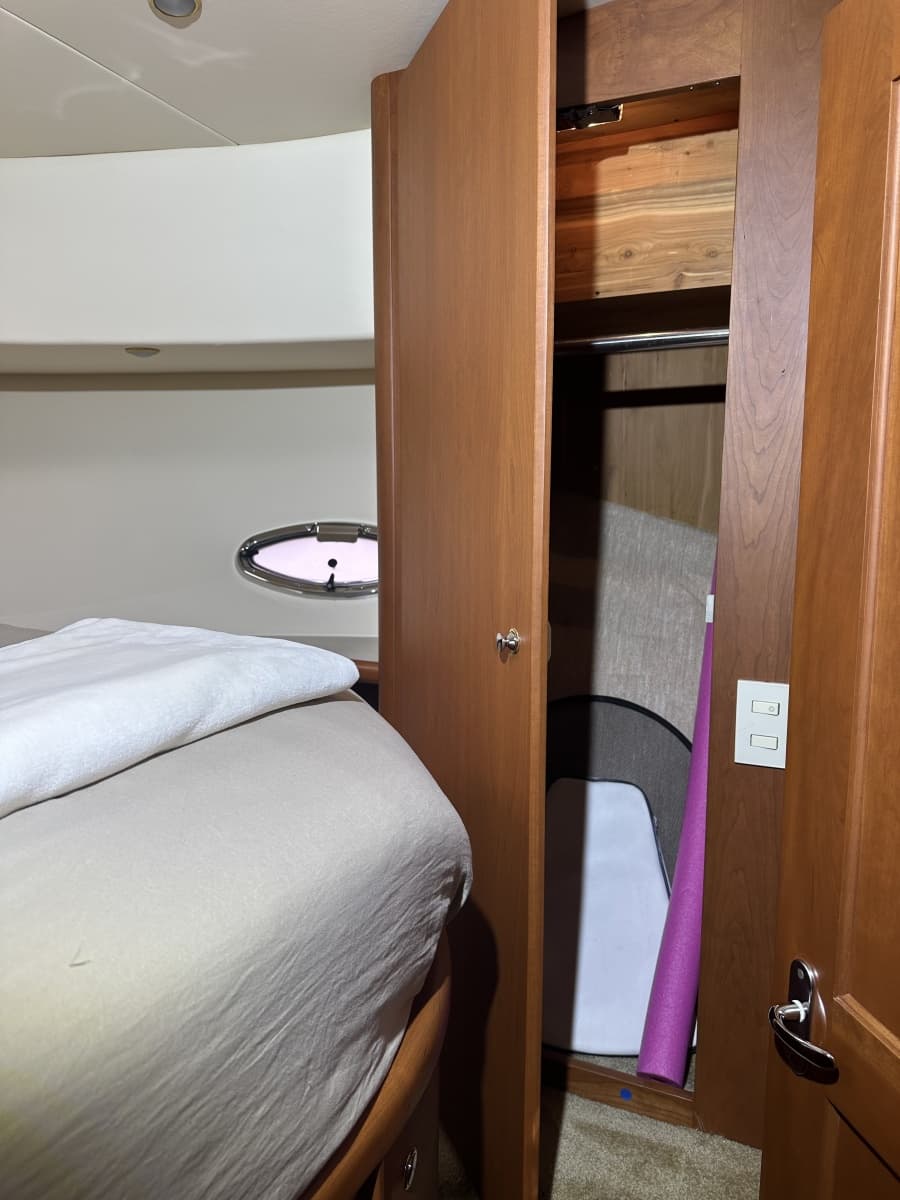 2005 Silverton 43 Motor Yacht - Photo 39