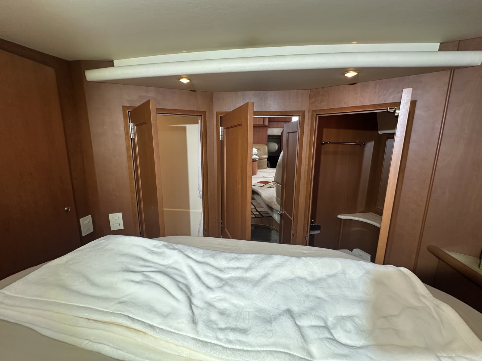 2005 Silverton 43 Motor Yacht - Photo 44