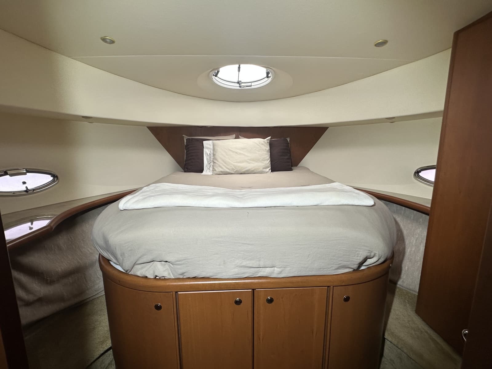 2005 Silverton 43 Motor Yacht - Photo 34
