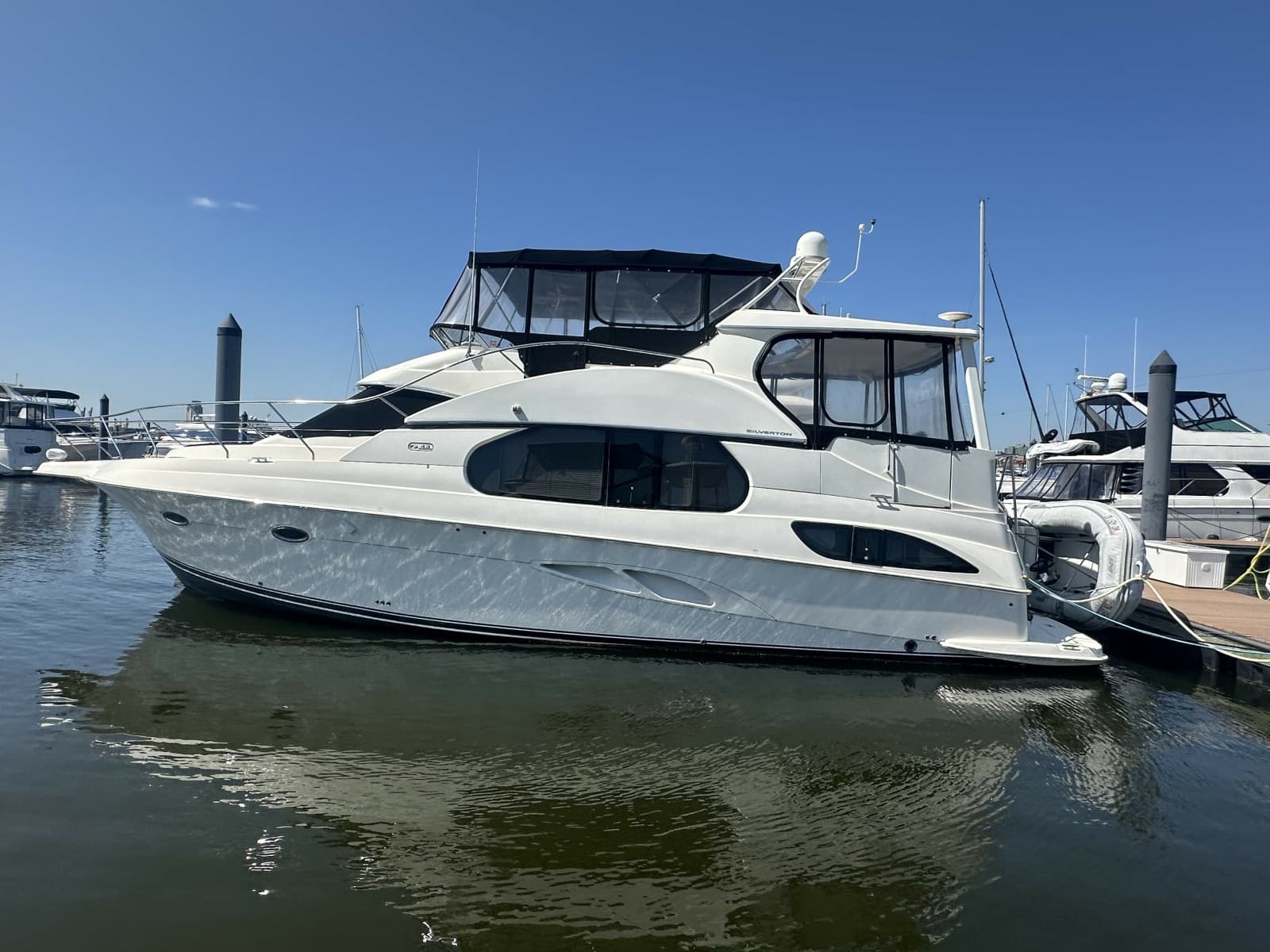 2005 Silverton 43 Motor Yacht - Photo 1