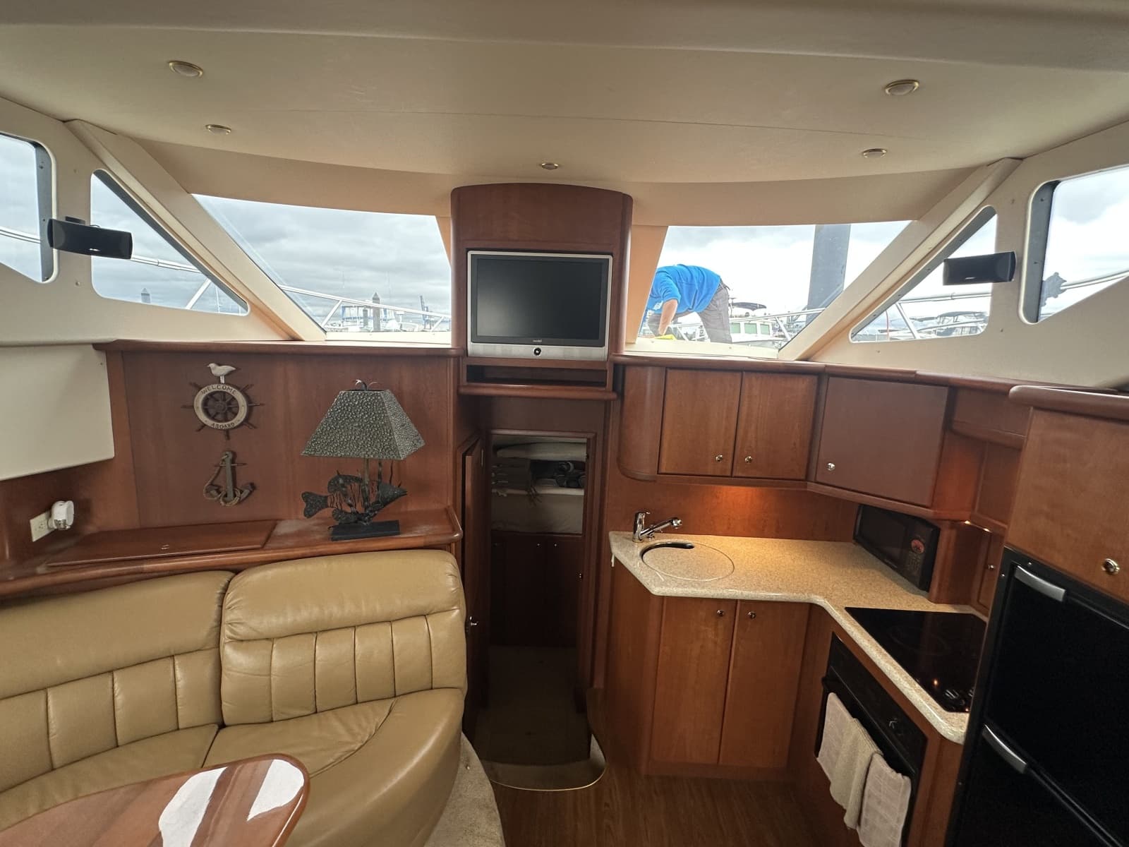 2005 Silverton 43 Motor Yacht - Photo 21