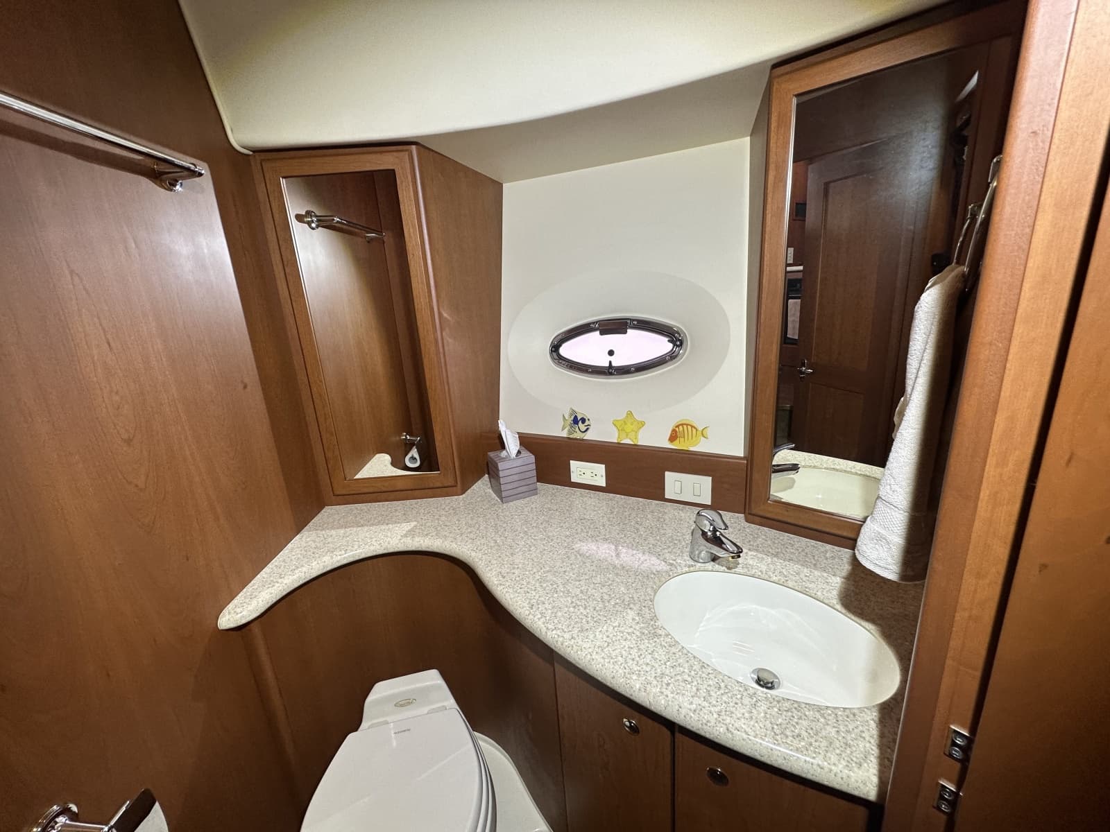 2005 Silverton 43 Motor Yacht - Photo 42