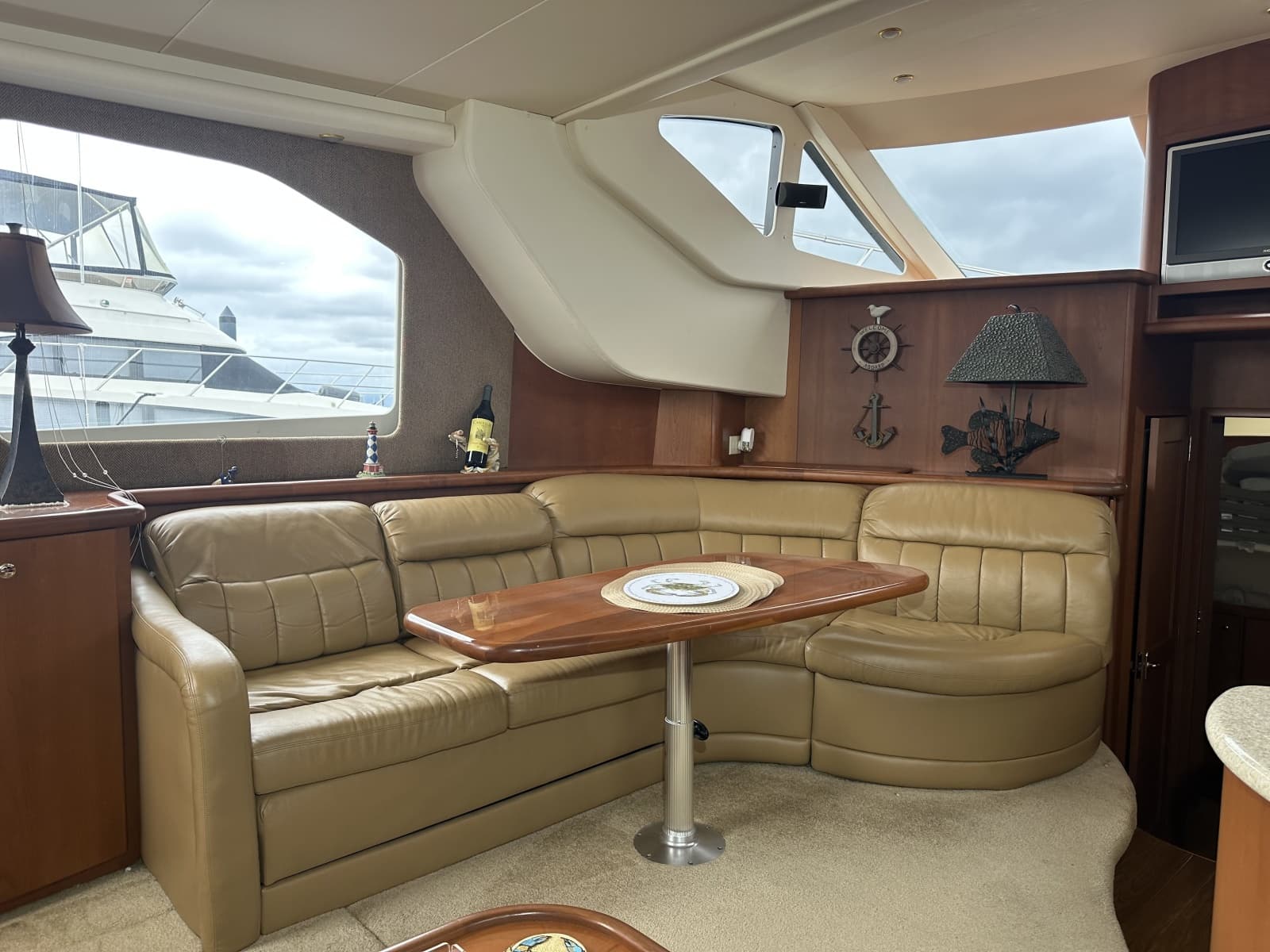 2005 Silverton 43 Motor Yacht - Photo 20