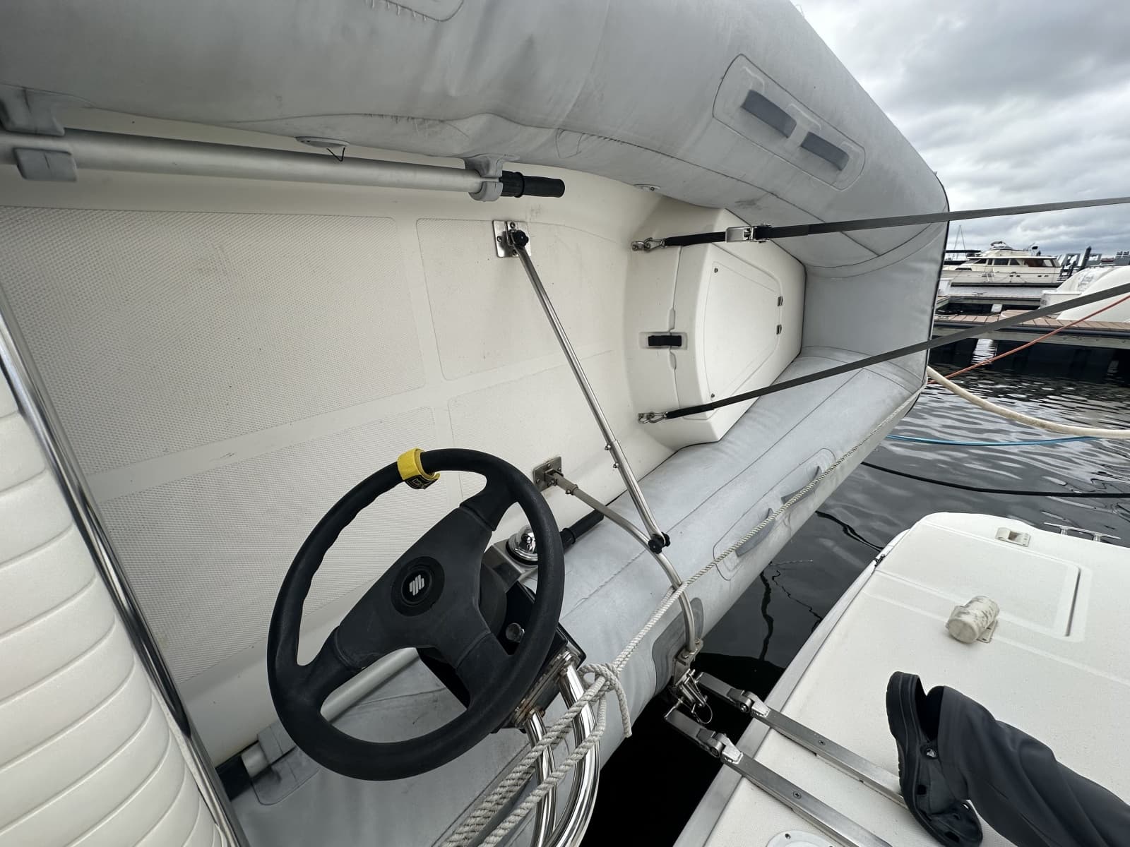 2005 Silverton 43 Motor Yacht - Photo 53