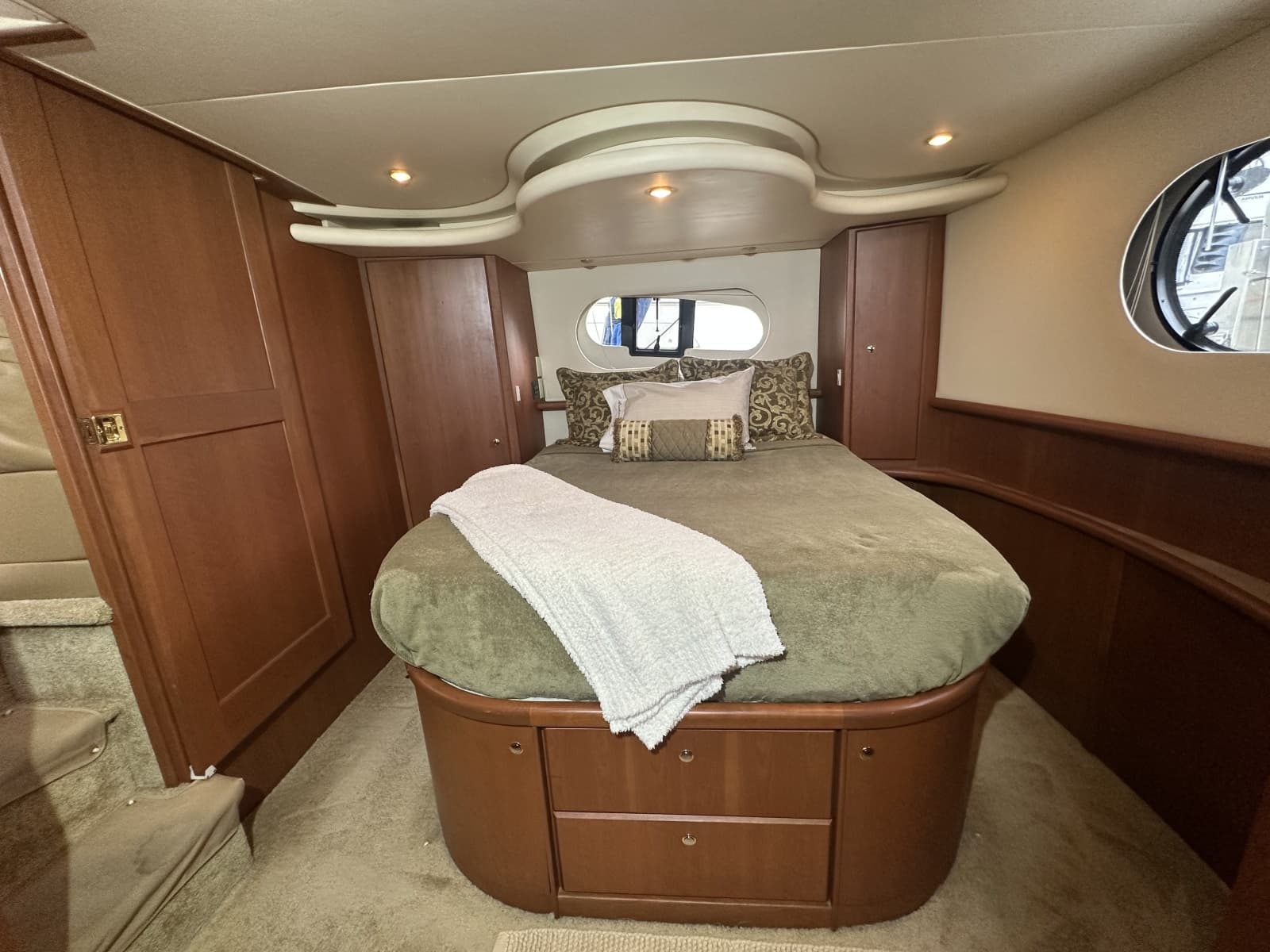 2005 Silverton 43 Motor Yacht - Photo 29