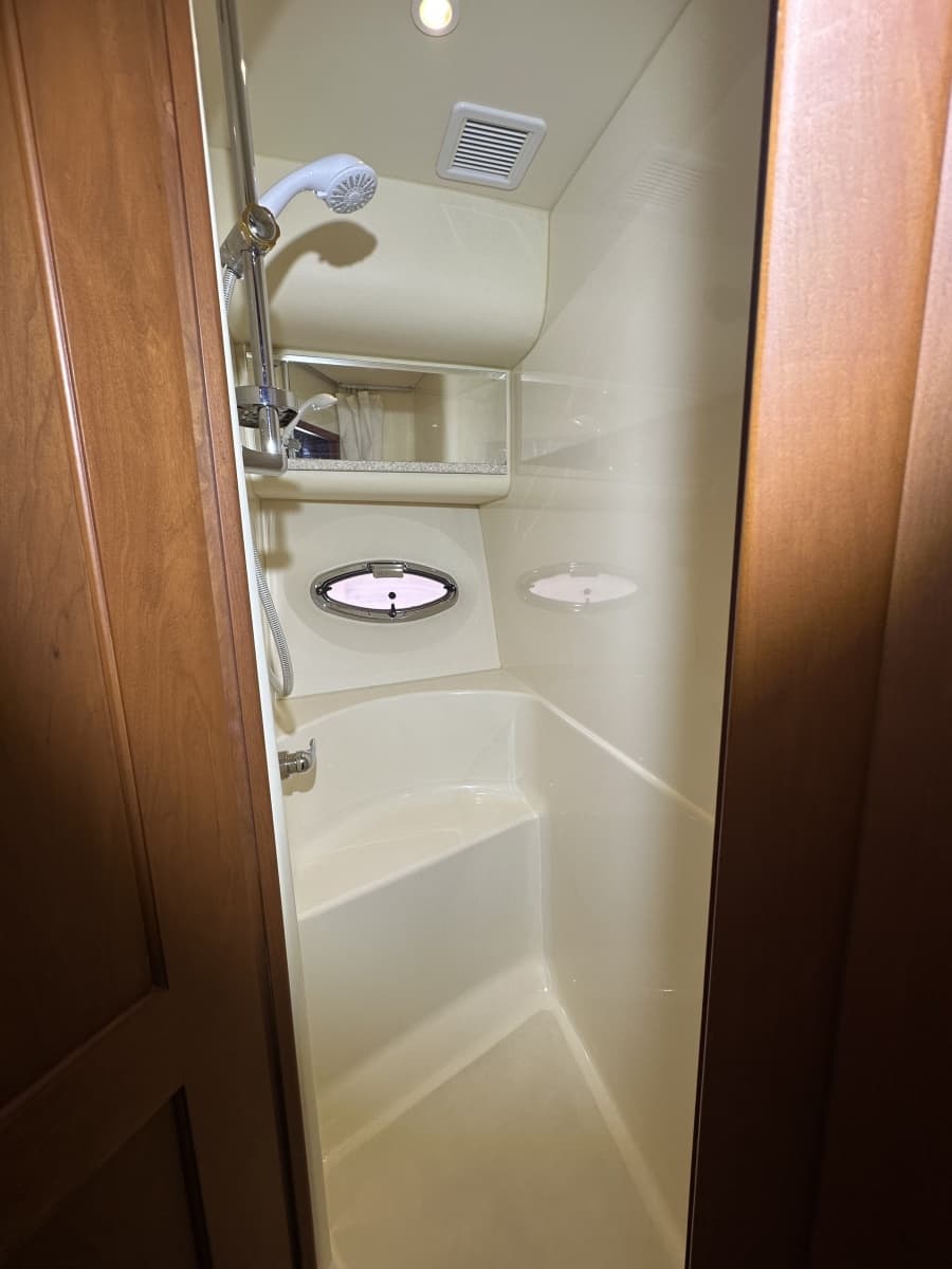 2005 Silverton 43 Motor Yacht - Photo 43