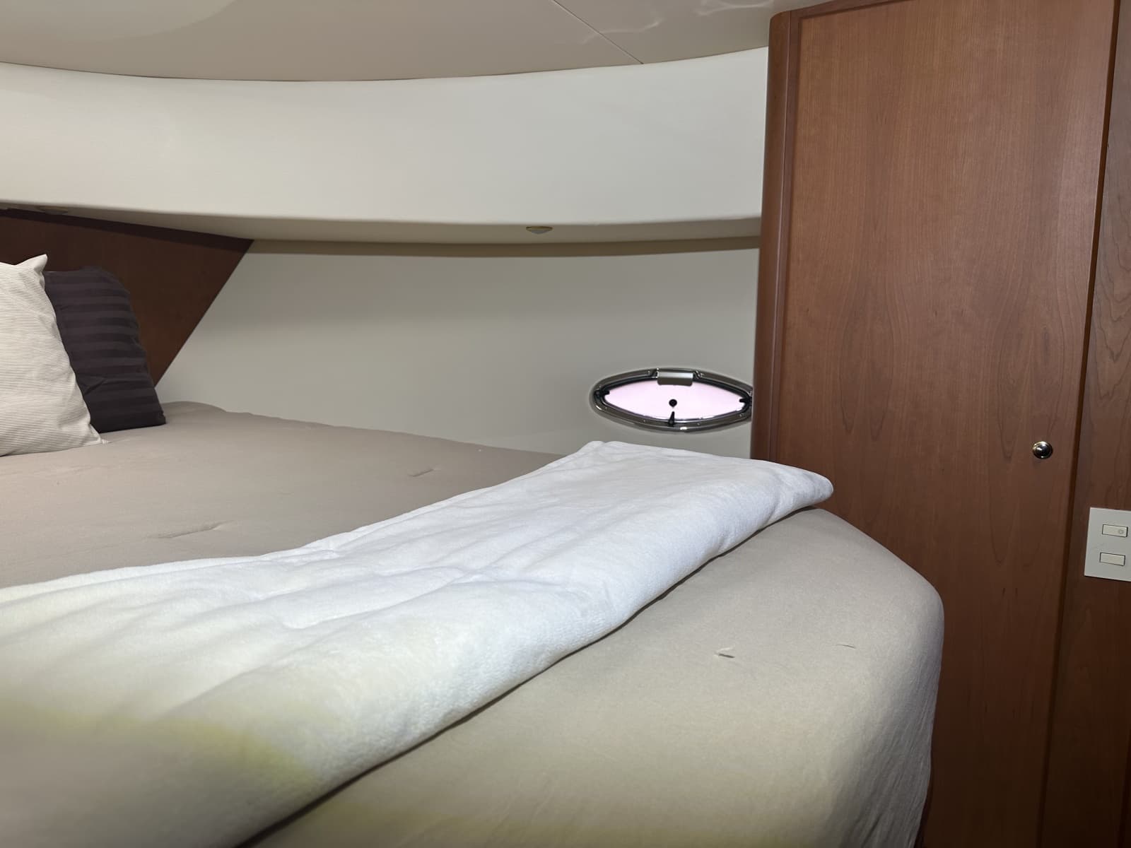 2005 Silverton 43 Motor Yacht - Photo 38