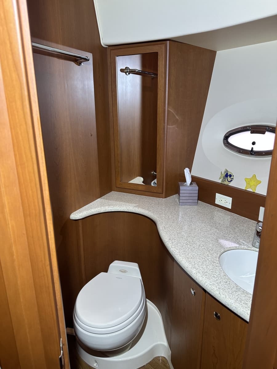 2005 Silverton 43 Motor Yacht - Photo 41