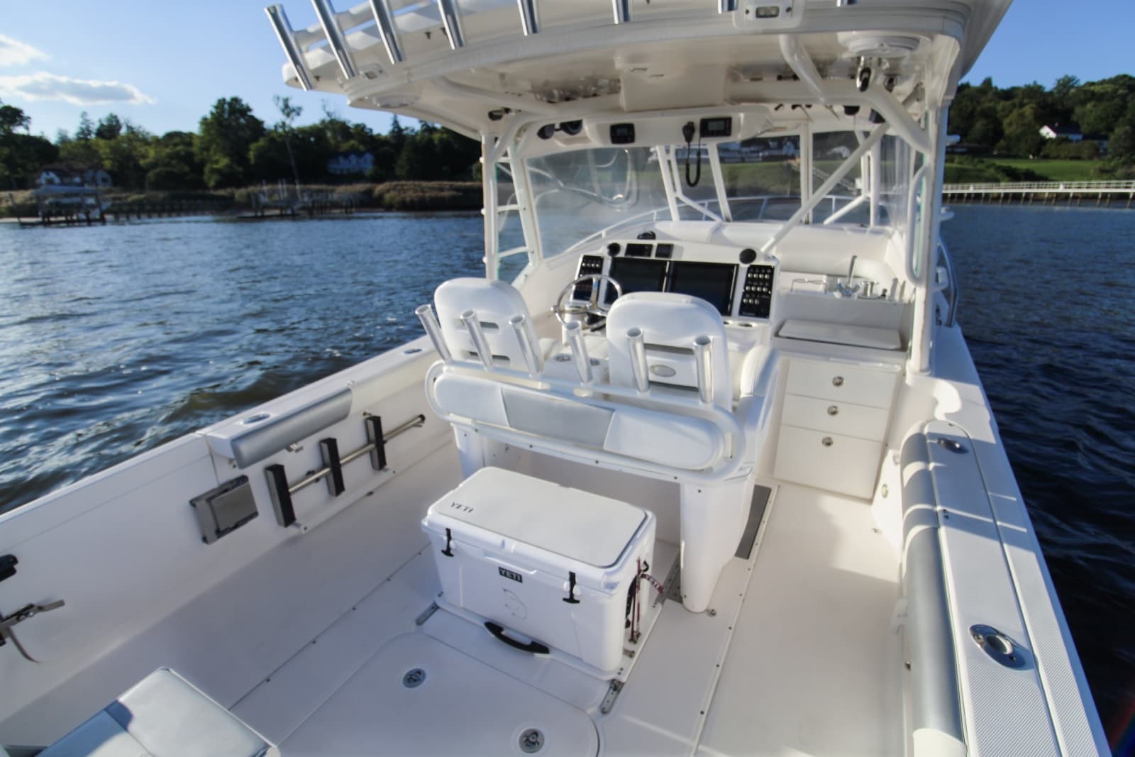2014 Everglades 350LX - Photo 13