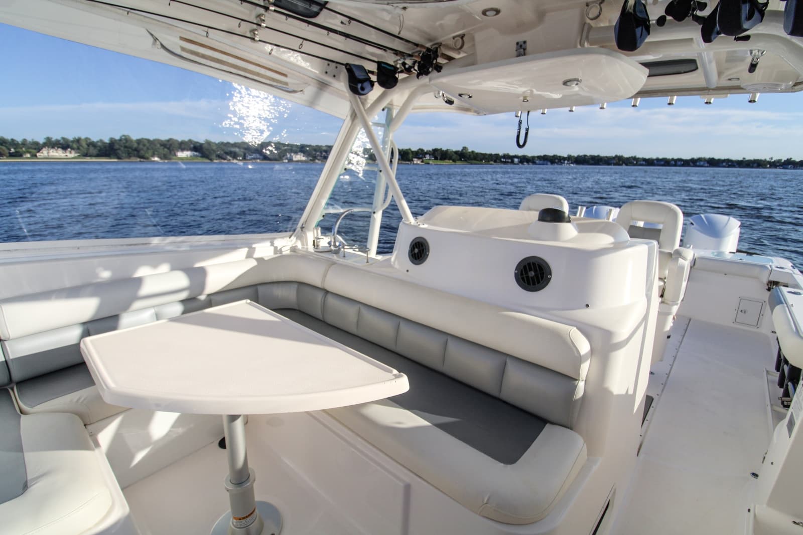 2014 Everglades 350LX - Photo 12