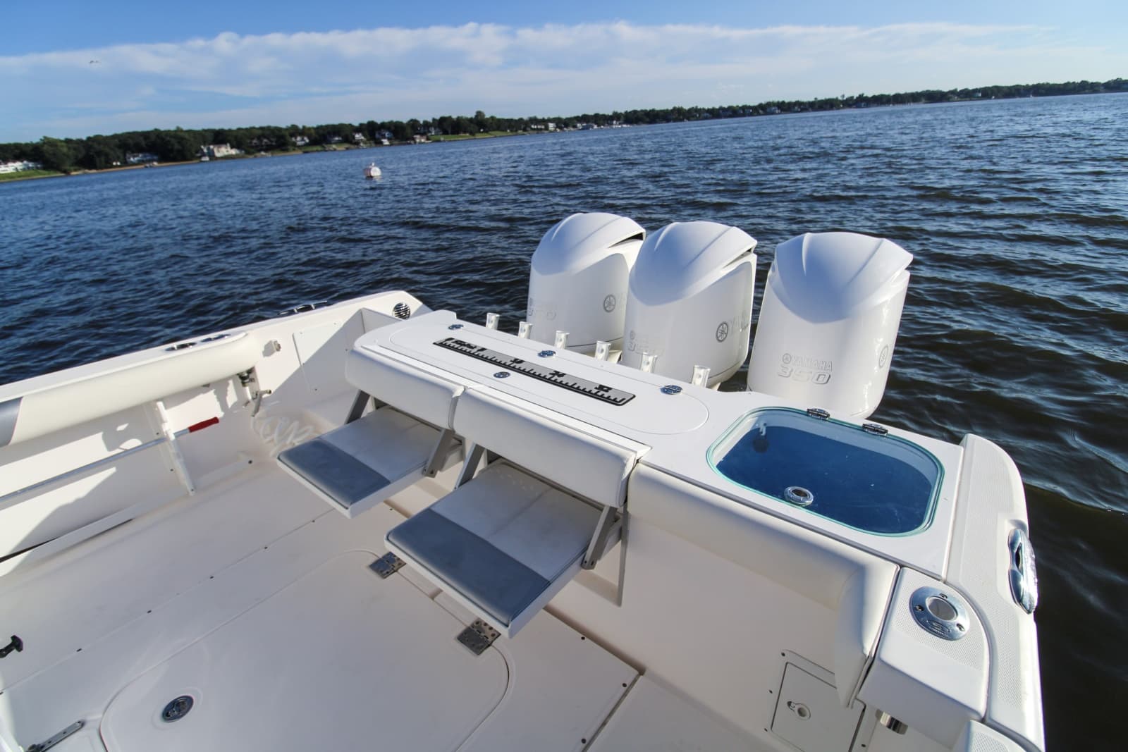 2014 Everglades 350LX - Photo 18