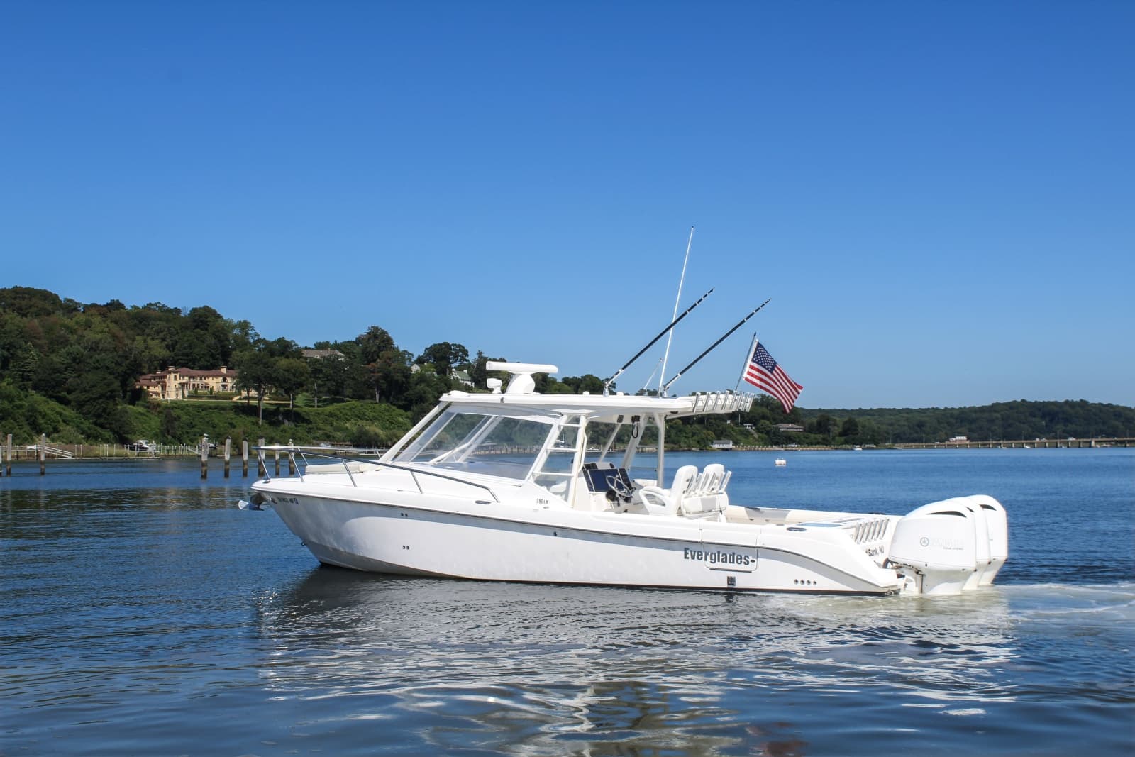 2014 Everglades 350LX - Photo 30