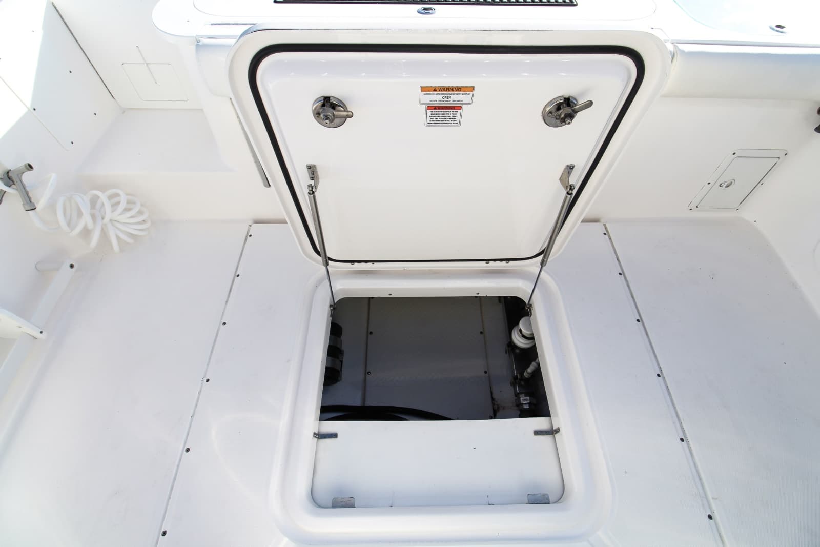 2014 Everglades 350LX - Photo 16