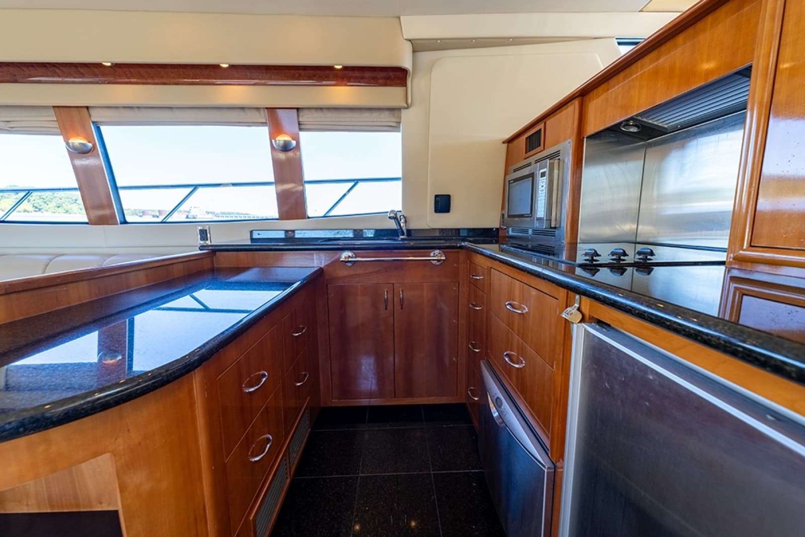 2005 Carver 56 Voyager - Photo 28