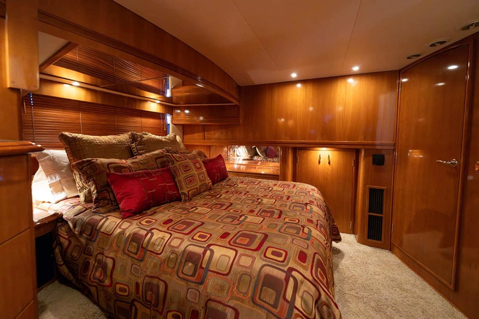 2005 Carver 56 Voyager - Photo 38