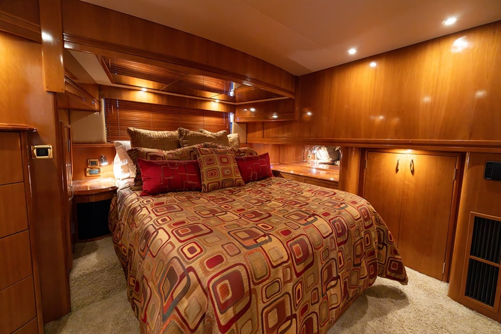 2005 Carver 56 Voyager - Photo 37