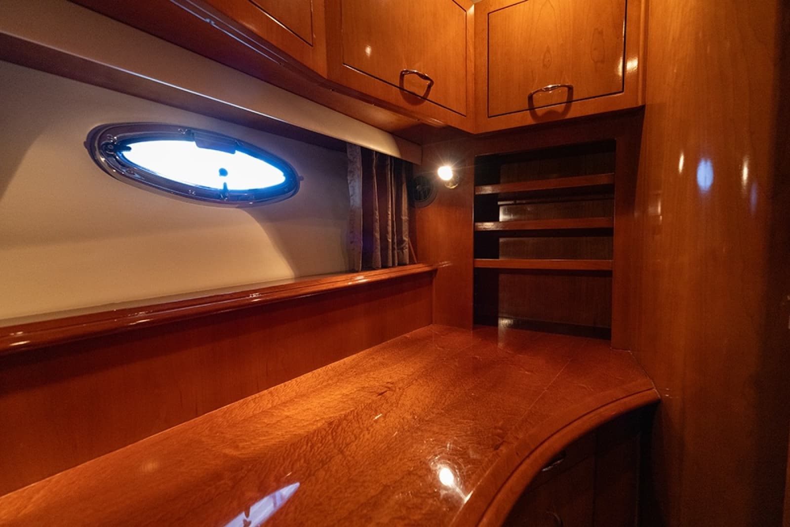 2005 Carver 56 Voyager - Photo 52