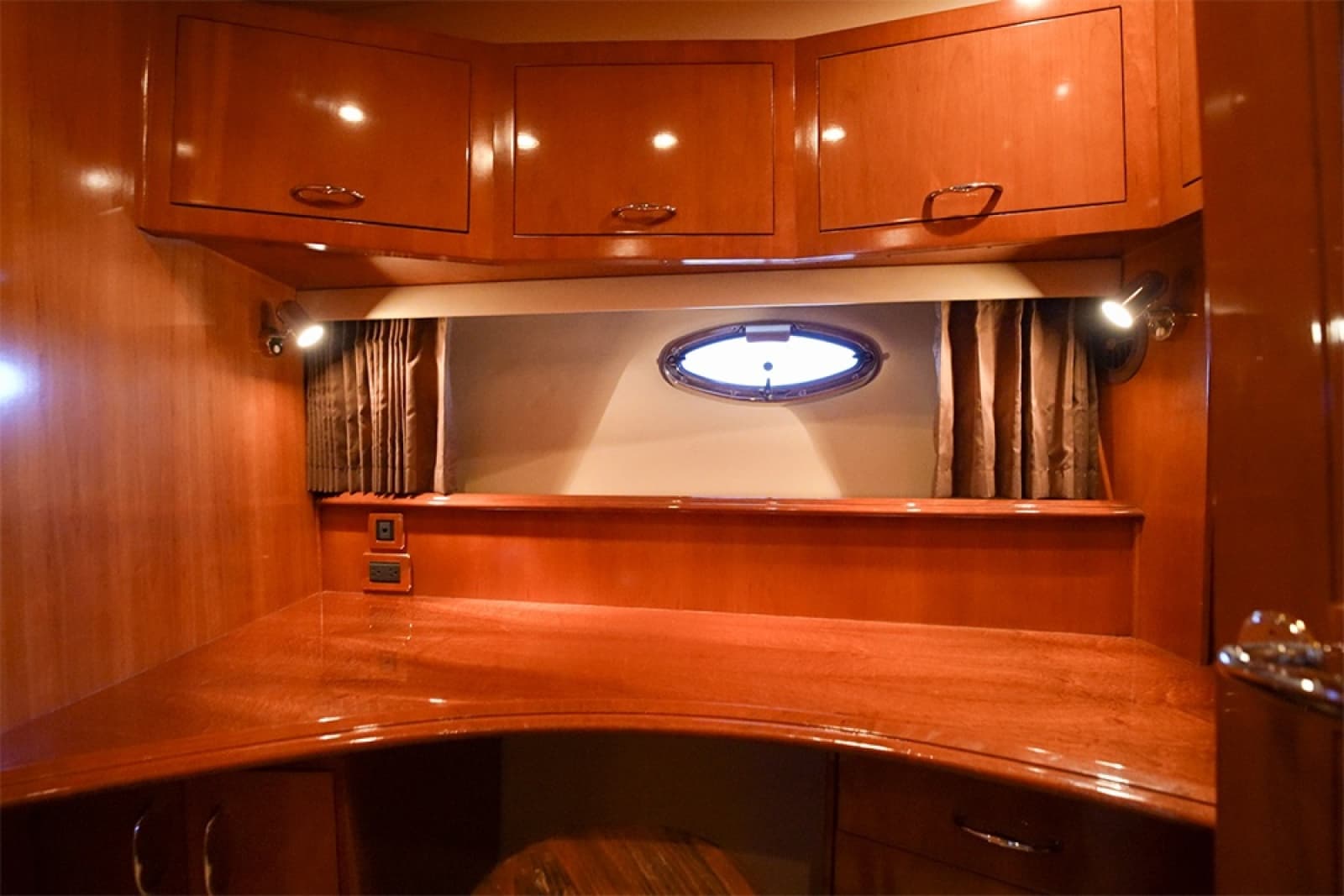 2005 Carver 56 Voyager - Photo 54