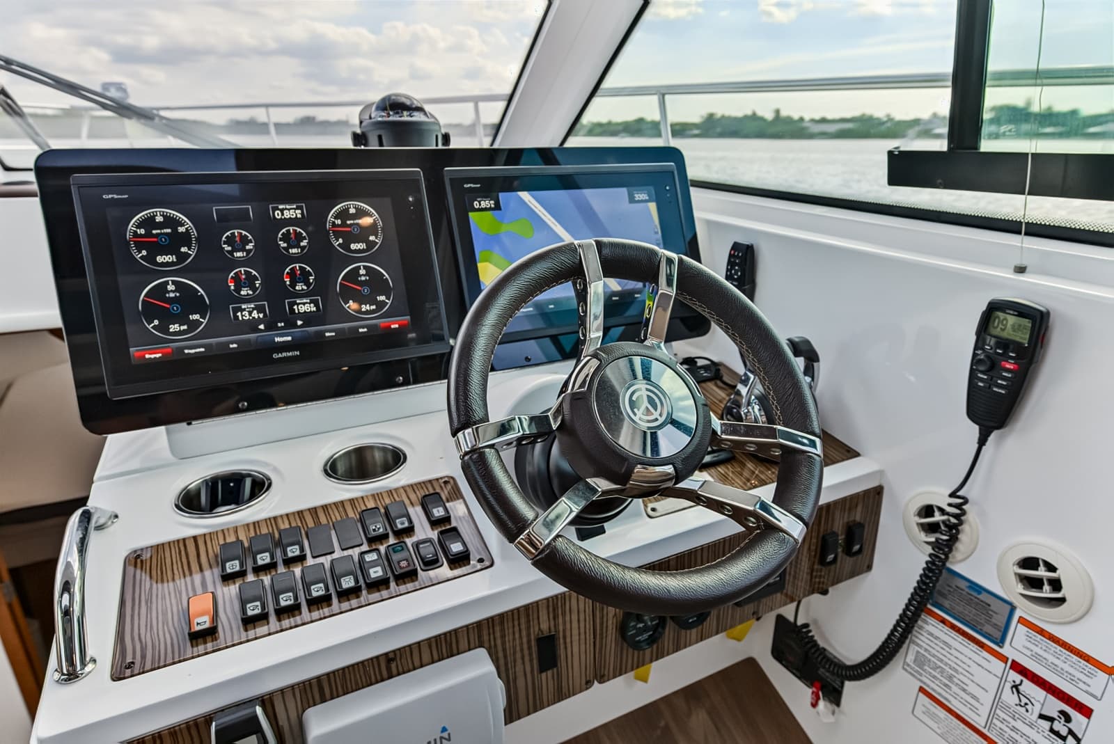2016 Cruisers Yachts  - Photo 18