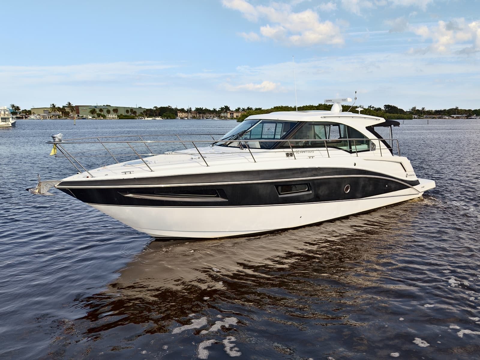 2016 Cruisers Yachts  - Photo 1