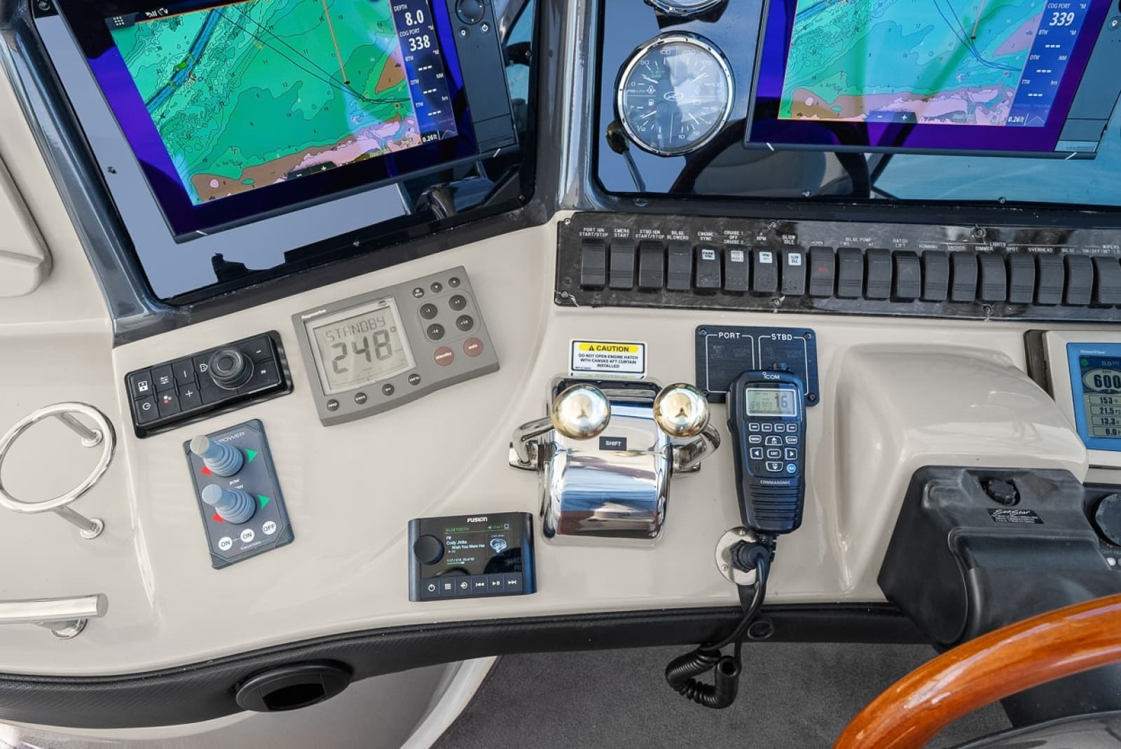 2005 Sea Ray 420 Sundancer - Photo 32