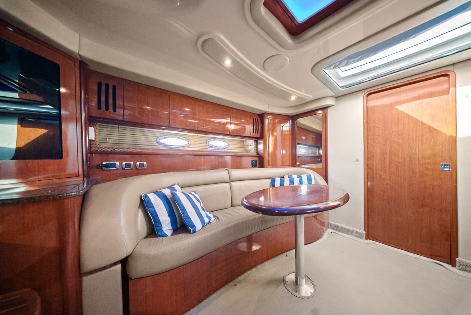 2005 Sea Ray 420 Sundancer - Photo 14